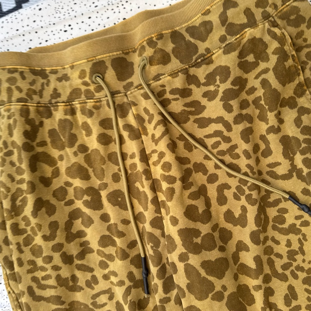 🐆 JoyLab Leopard Print Sweatpants – Women’s Large 🐆